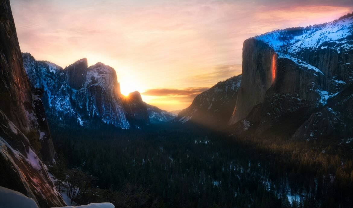 Kaip pamatyti „Yosemite Firefall“ 2025 m.