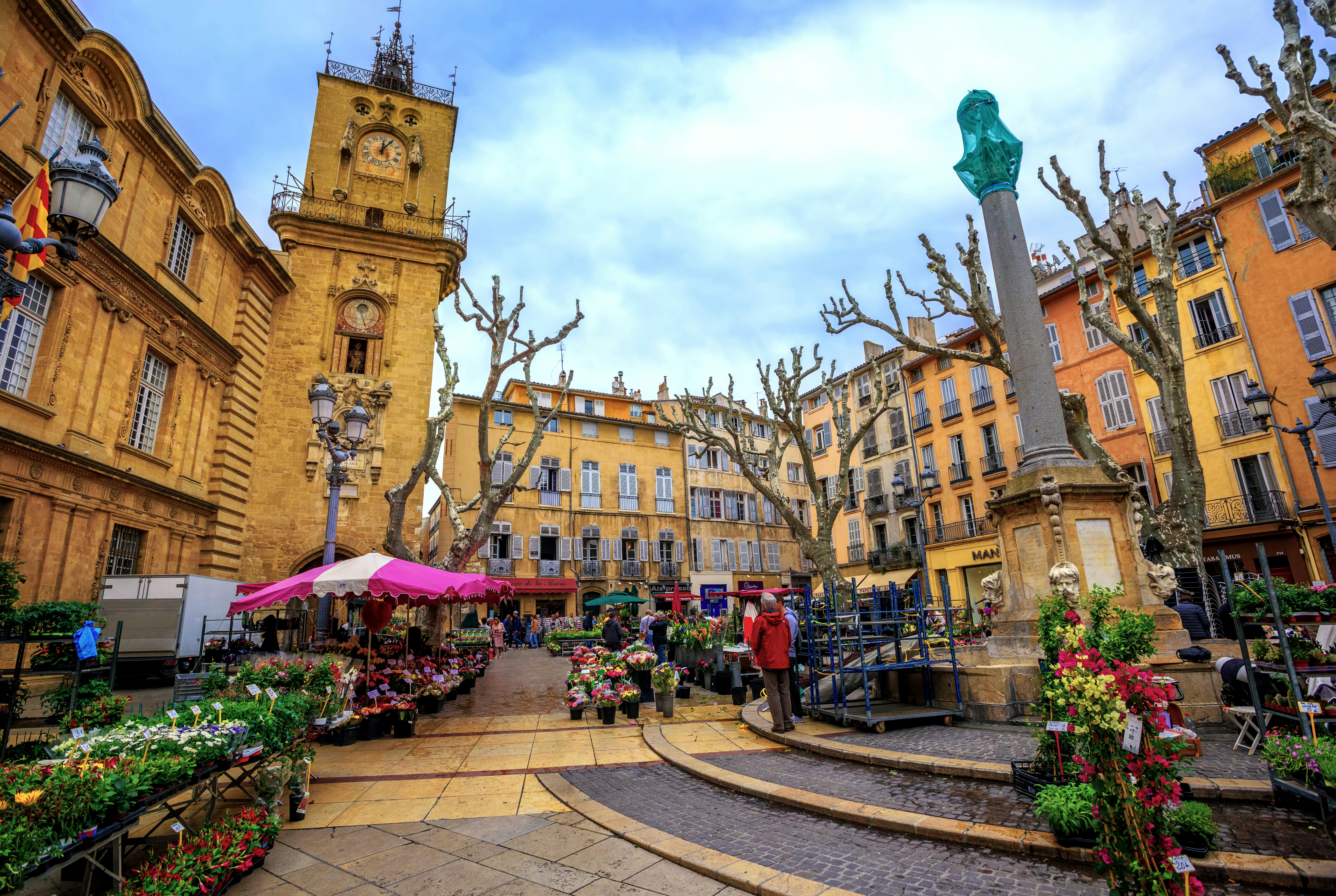 Vaizdas į gėlių turgų Aix-en-Provence mieste, Prancūzijoje.