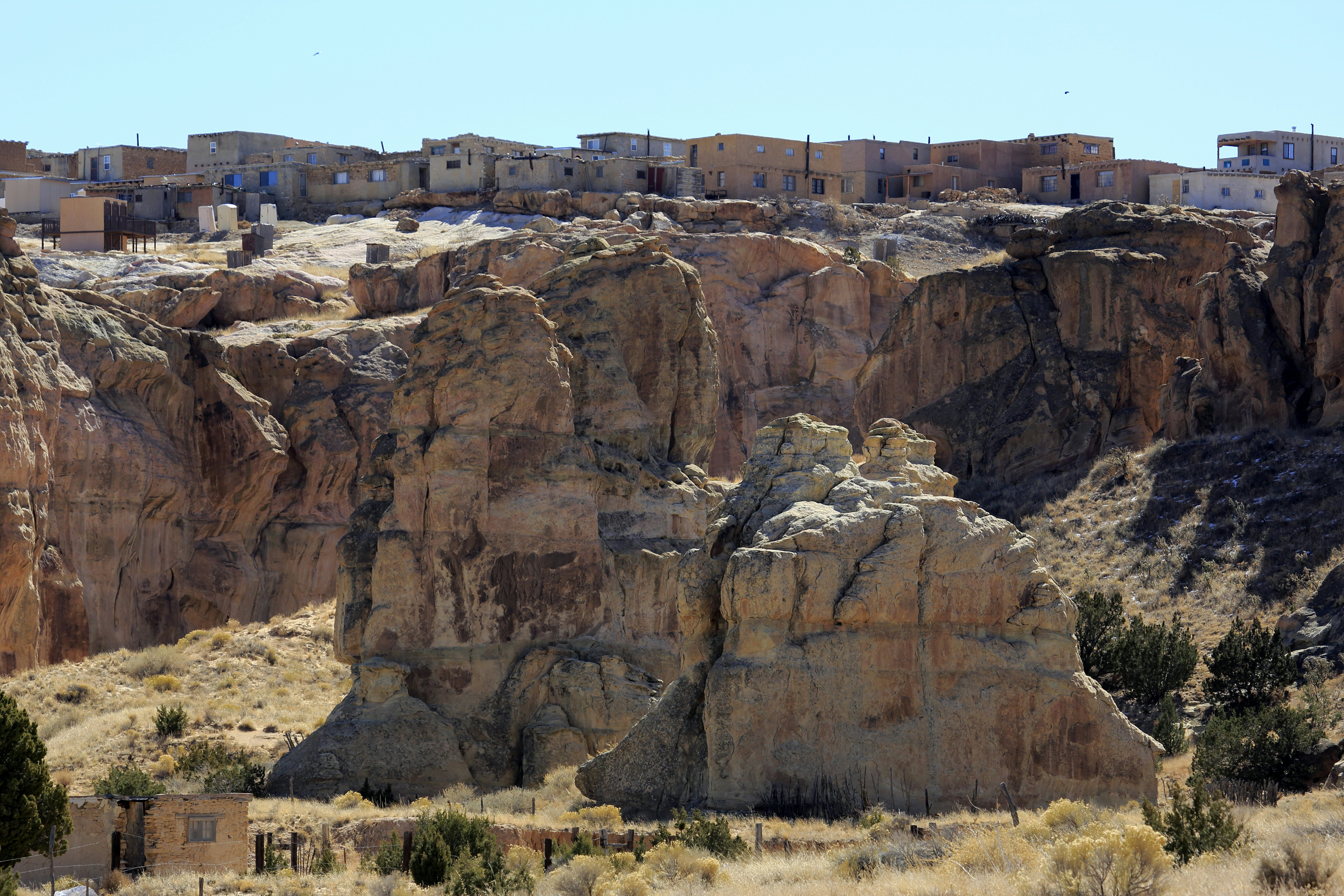 „Pueblo“ iš „Acoma AKA Sky City“, kuris yra ant Mesos, esančios 367 pėdų Naujojoje Meksikoje