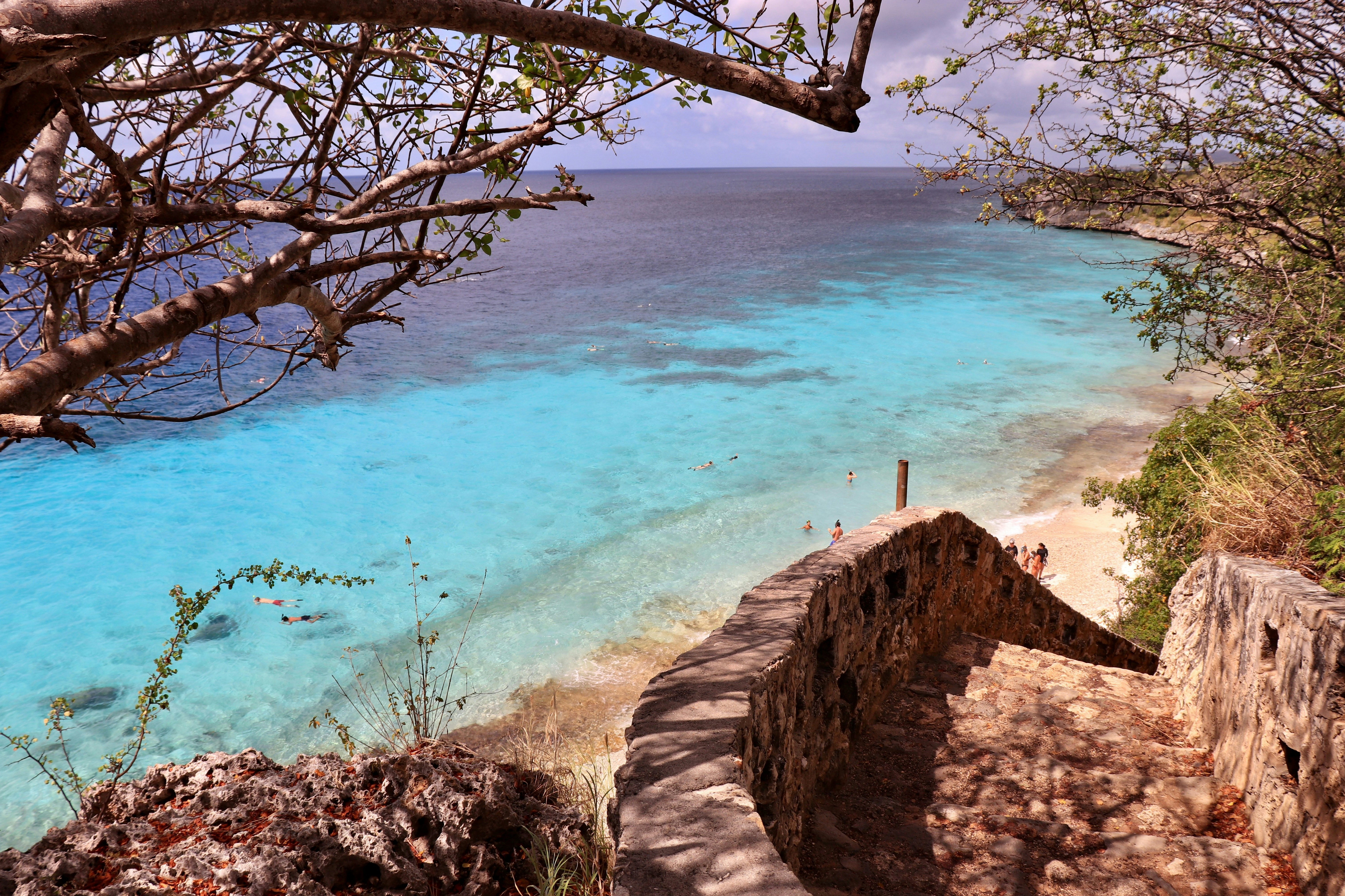 1000 laiptelių nardymo svetainė Bonaire mieste. Populiari turistinė vieta ir puikus taškas narams ir snorkeleriams.