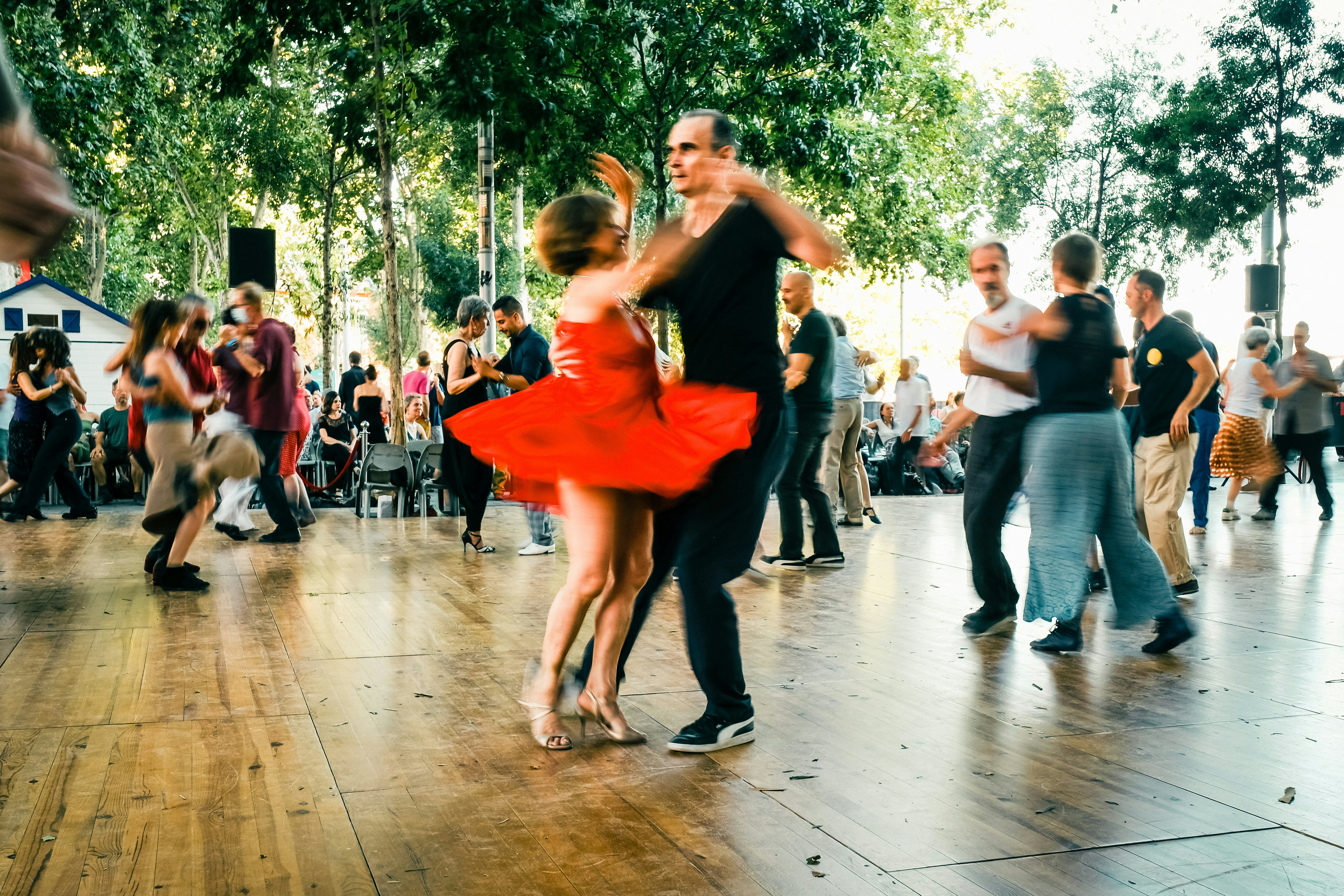 Poros šokis aikštėje kaip festivalio Tangopostale dalis, Tulūza, Prancūzija