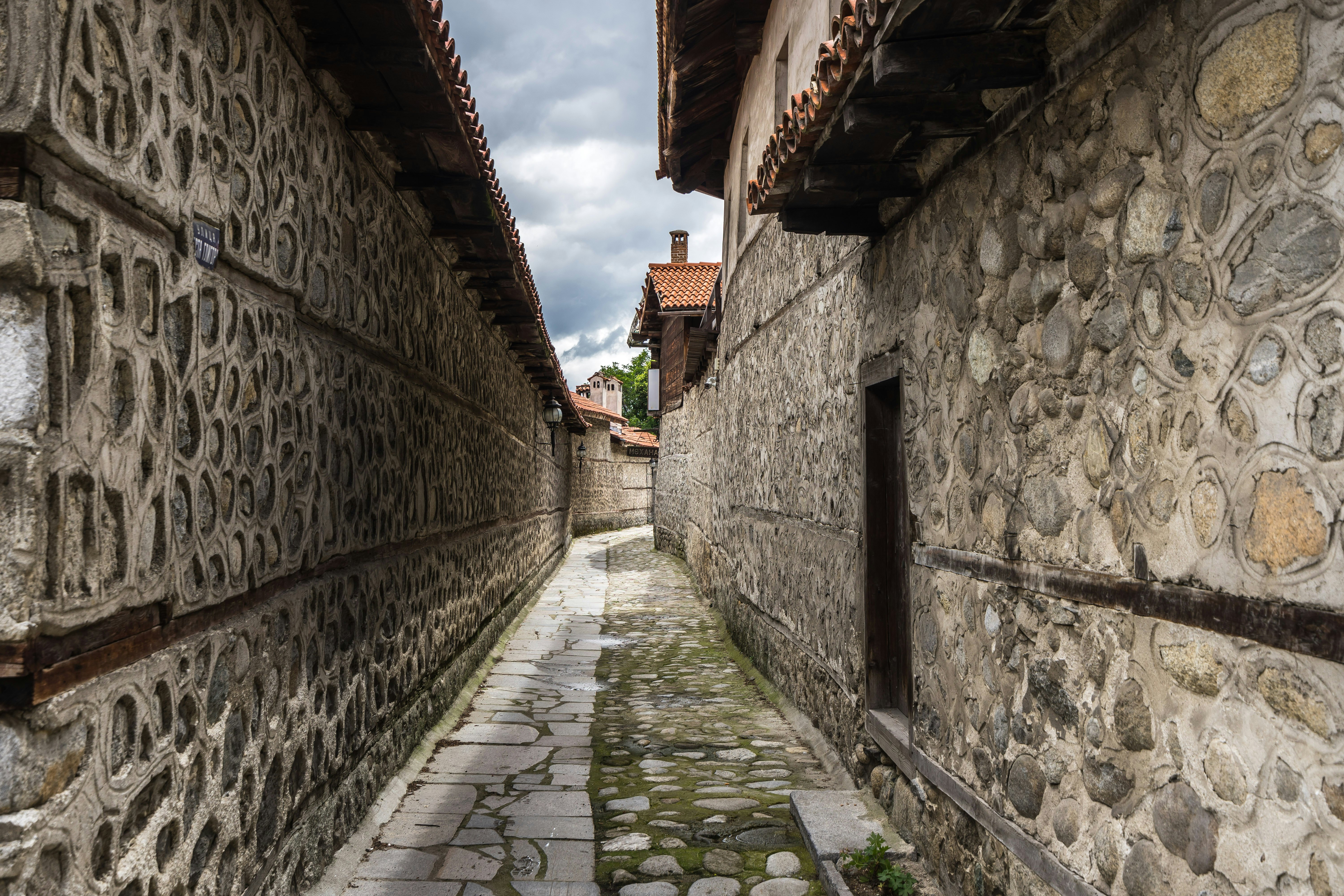 Siaura gatvelė Bansko senamiestyje, Bulgarija