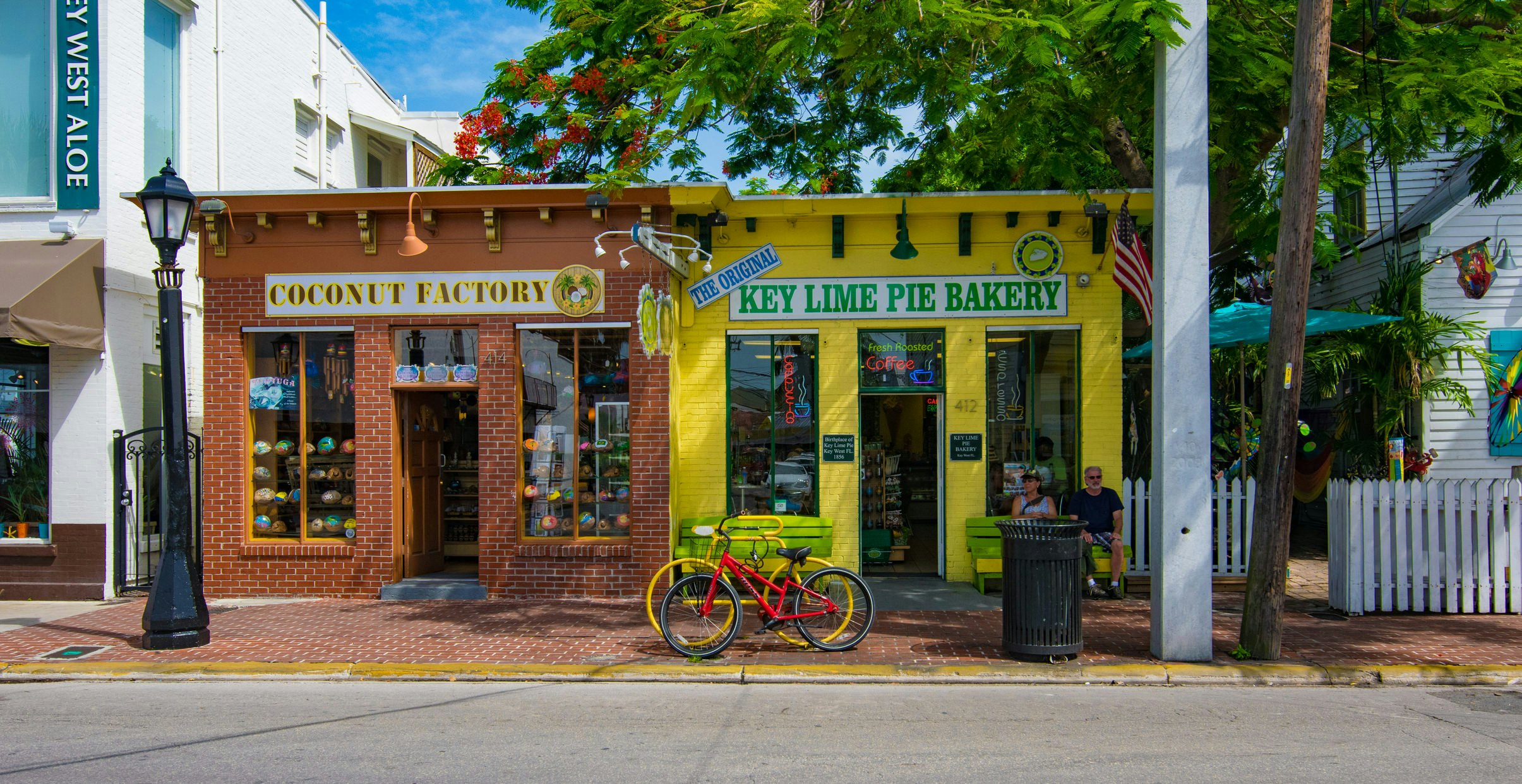Vasariškos Key West parduotuvės ir fasadai.