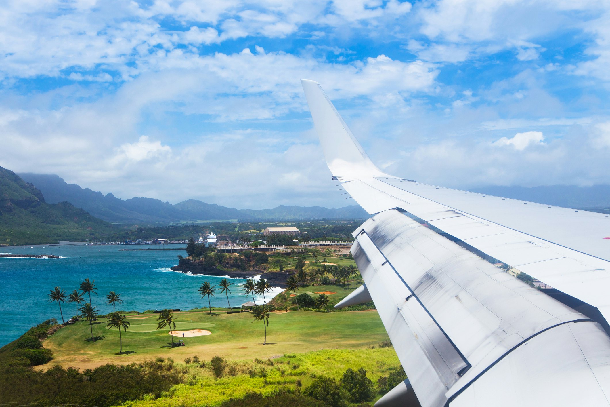 A view from a plane as it flies into Lihue airport in Kauaʻi
