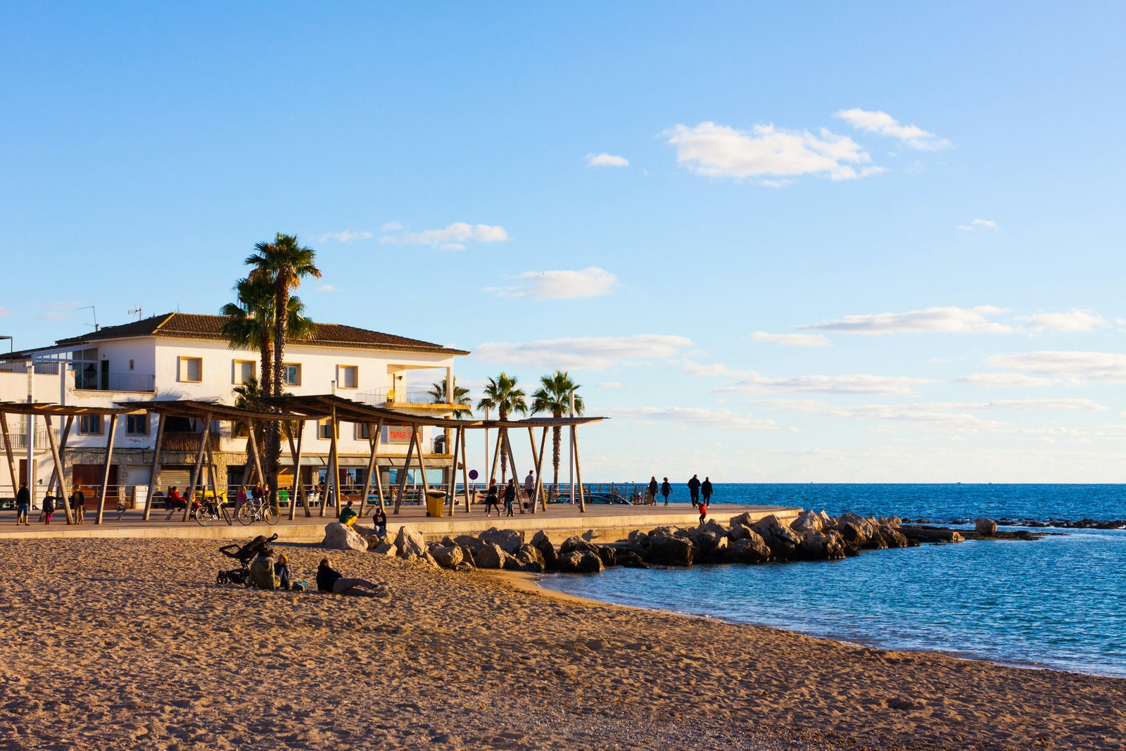 Pasivaikščiojimo takas prie paplūdimio Portixol. Palma, Maljorka, Ispanija