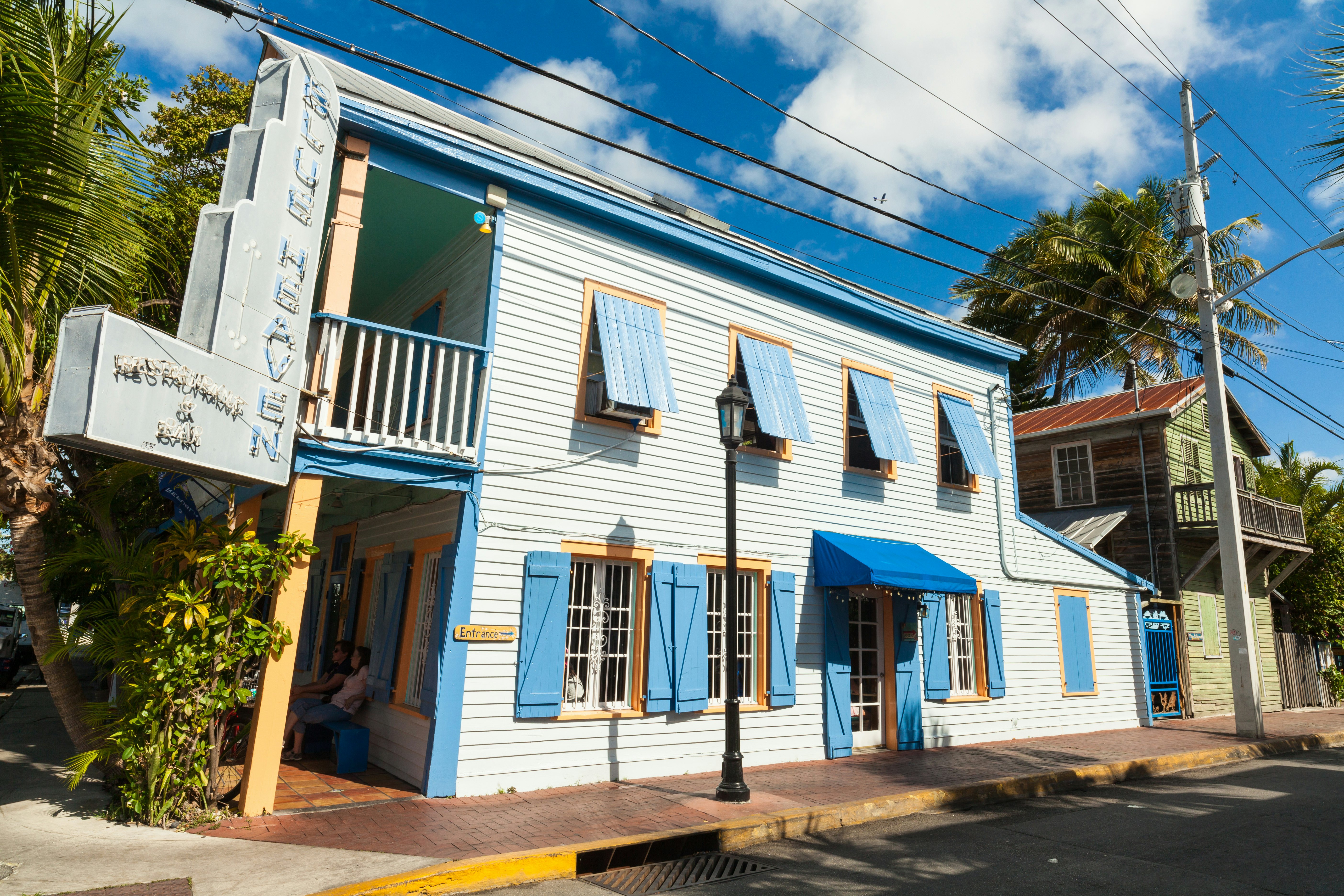 Legendinis restoranas Blue Heaven Bahama Village rajone Key West